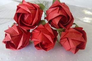 买来的玫瑰花束怎样养久一点 玫瑰花保鲜一个月方法