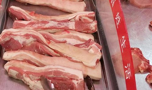 没弹性的猪肉不能买 肉铺老板 这样的猪肉才是不能买的 坏肉