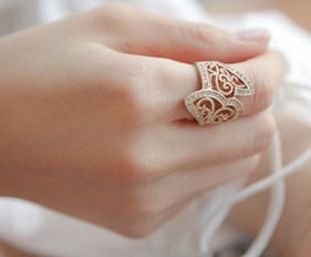 没结婚戒指戴哪个手指合适 未婚男女戒指戴法是怎样的