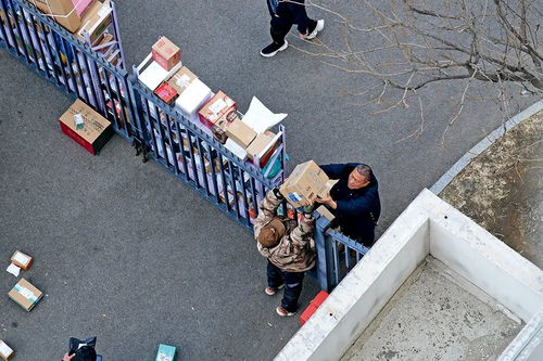 专家担忧工人都去送外卖制造业会衰落，你支持他的看法吗(送外卖有发展吗)