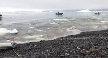 格陵兰岛地震引发海啸 居民四散而逃4人失踪 