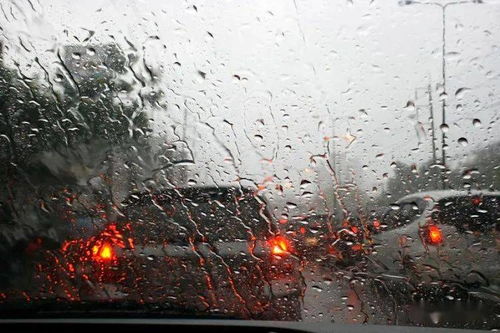 南非气象局发布警报 多地将出现破坏性雷暴雨