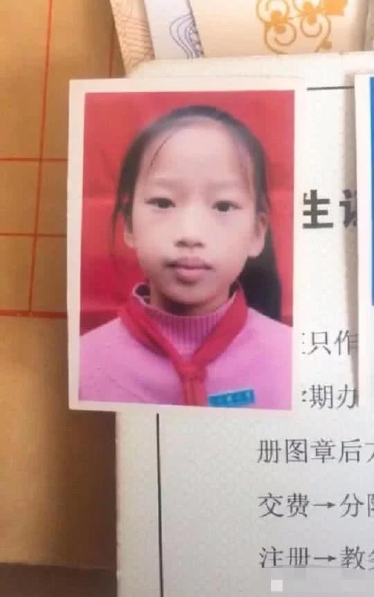 这才是女大十八变 女孩用一寸照秀出小学到大学的变化,变女神了