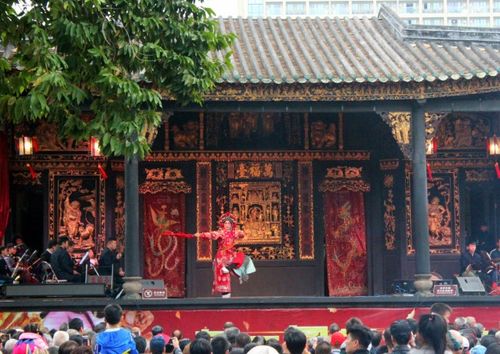 广东最受欢迎的古庙,隐藏在闹市之中,本地人结婚都喜欢来此