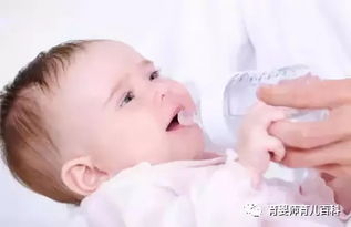 新妈妈第一课 母乳喂养宝宝需要喂水吗