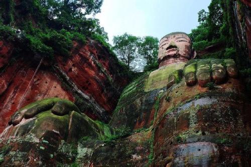 旅游 一个人去四川旅游,打算用一天 乐山大佛 或者一天半 乐山大佛和峨眉山 的时间 