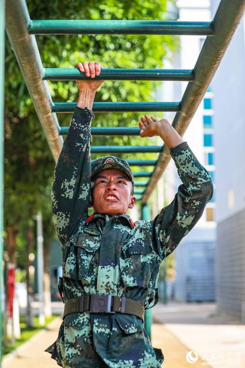 组图 武警官兵金秋练兵忙 