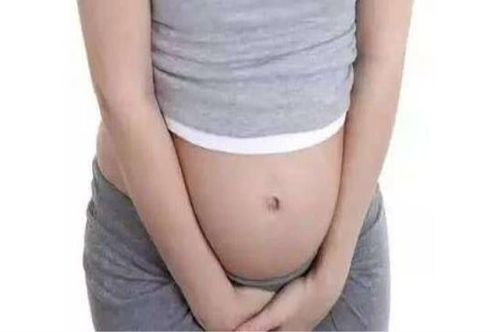 原创孕妇注意：尿液的这两种状态，可能是“羊水不足”的表现，别忽视