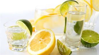 柠檬水可以每天喝吗 喝柠檬水的好处有哪些 