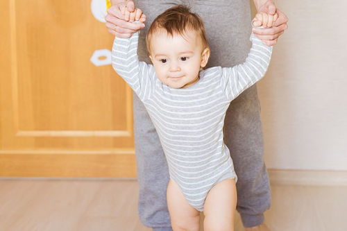 宝宝一岁半快一岁7个月还不会走路是什么原因 