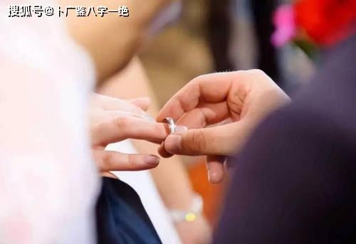 母胎单身想脱单,八字夫星不旺晚婚之象,2022年婚宫动婚姻成