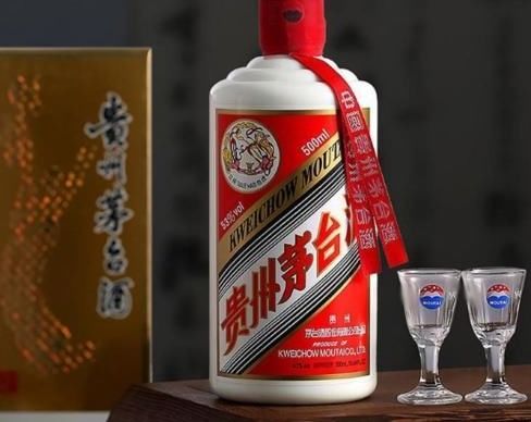 茅台酒赠送的2个小酒杯,只是用来喝酒的 酿酒师 远不止这些