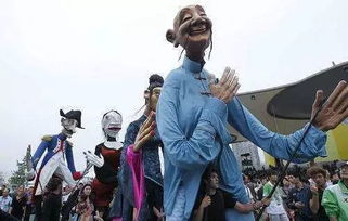 日本的巨型木偶为什么是长脖子