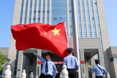 济南市公安局隆重举行 七一 升国旗仪式