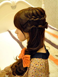 韩式马尾编发扎法步骤 简单教程打造时尚凌乱美发型