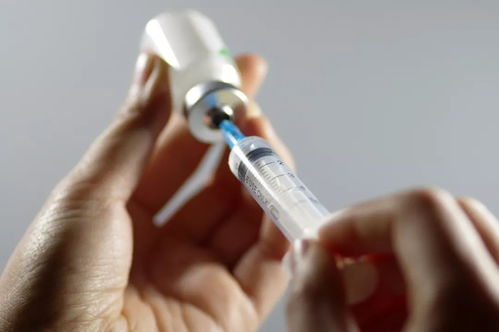 世卫组织 新冠疫苗可能于年底前研发成功