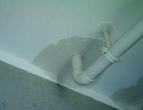 卫生间漏水的原因及维修方法 