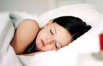 速看 孩子几岁开始单独睡最合适 不要错过时机啦
