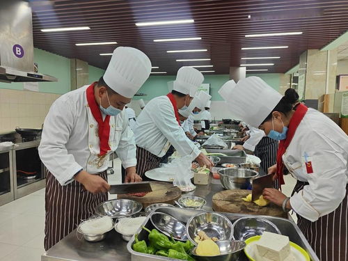 学校食堂菜怎么营养又美味 四川南充这所高中的食堂师傅们周末办了个 厨神争霸赛