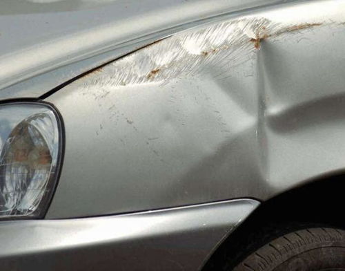 新手开车如何防止自己的车辆被刮蹭呢