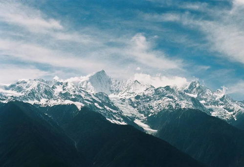 卡瓦格博峰和喜马拉雅都是藏族的神山,为什么前者不让攀登 