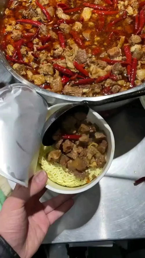 这才是真正的红烧牛肉面 