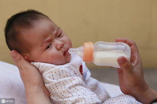 4个月16斤,6个月才15斤,宝宝转奶是道坎,教妈妈5招科学转奶
