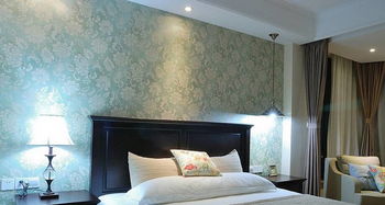 现代简约风格卧室背景墙装修效果图 现代简约风格双人床图片