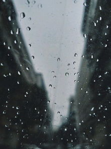 雨下整夜,我的爱溢出就像雨水