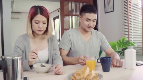 早上起床为什么饥饿感爆棚 专家分析原因,晚饭这样吃能秀好身材 