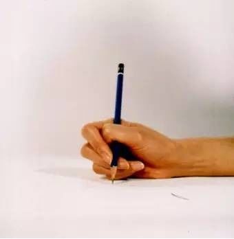 如何让孩子写出一手漂亮的字 正确的握笔姿势写字是关键