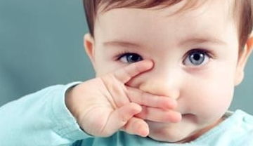 婴儿鼻塞的原因(新生儿鼻塞有哪些原因)