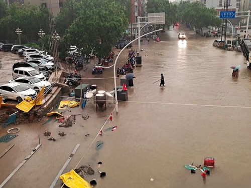 河南省特大暴雨增至56死5失踪 