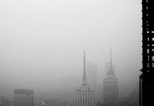 雨前雾霾 土豪灰 昨中度污染 