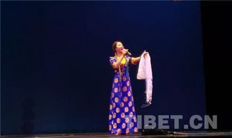 藏族歌手德吉措在美国2018年度国际艺术节一展歌喉 