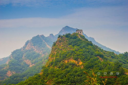 清晨的锥子山长城