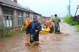 齐齐哈尔依安县突降暴雨持续80分钟 有房屋倒塌 民生资讯 