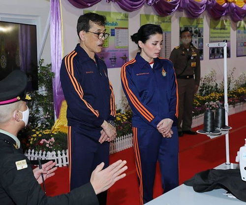 泰国国王奇葩举动再升级 给20个后宫妃子授军衔,王后活得好憋屈