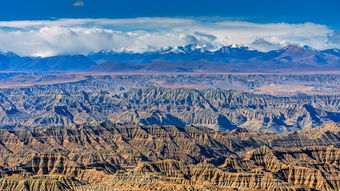 新疆和西藏哪个省的自然景观更美(新疆和西藏哪个更值得去)