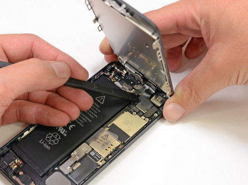 全新设计延续高品质 iPhone 5拆机详解 
