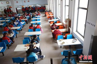 内蒙古一学校食堂实行男女学生分区就餐
