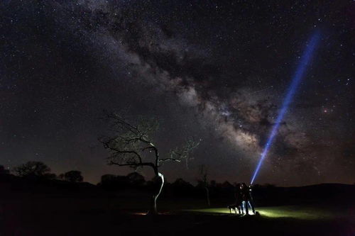 如梦似幻 比乌兰布统更美 更浪漫的是她夜晚的星空