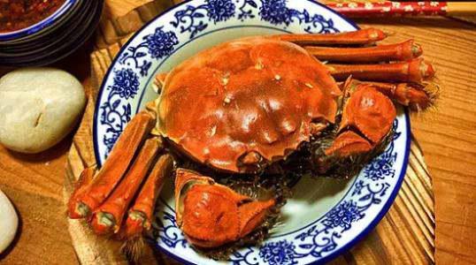 活的螃蟹怎么处理才能吃 怎么做着吃 