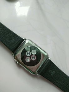 这个是不是苹果手表第一代标准版吗 表带貌似是皮的 是不是原装的呢 