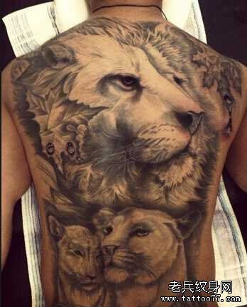 满背狮子纹身图案 