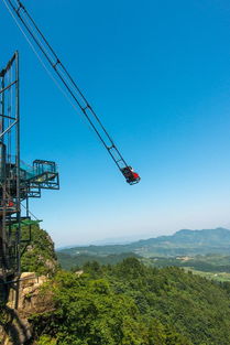 重庆最 危险 的景点 游客挑战每个项目都需要足够的胆量