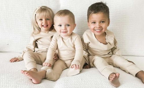 美国单身女性收养孩子,3个娃长得一点都不像,却没想到是亲兄妹