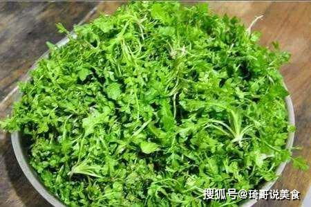 买荠菜时,尖叶荠菜和圆叶荠菜哪种好 农家大婶 记住这3点没错