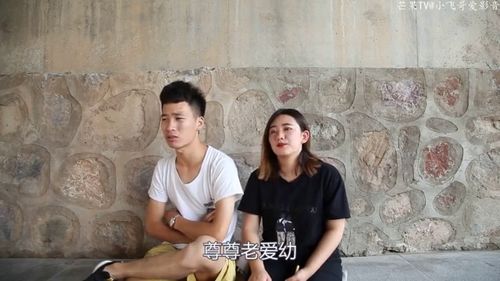 乡下儿媳离婚只带一件破外套,婆婆高兴不已 