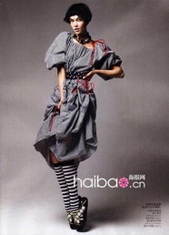 超模卡莉 克劳斯 Karlie Kloss 演绎时尚杂志 Vogue 中国版2011年5月号大片,摄影师帕特里克 德马舍利耶 Patrick Demarchelier 掌镜 